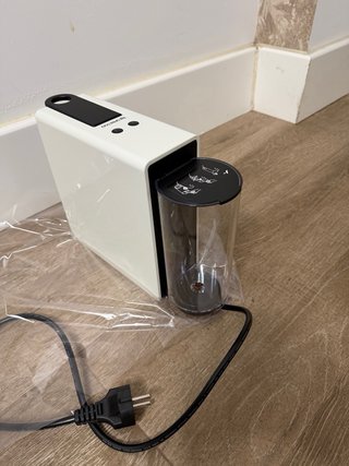 Cafetera Nespresso Essenza Mini Blanca NUEVA