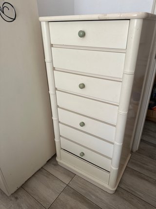 Cajonera blanca estilo bambú