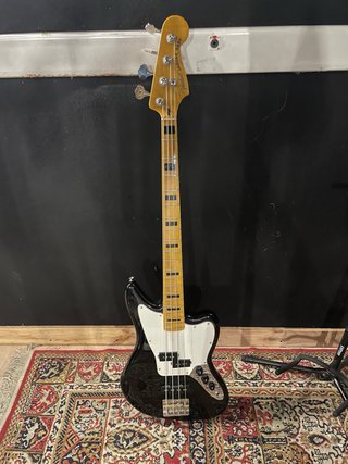 Bajo Fender Jaguar