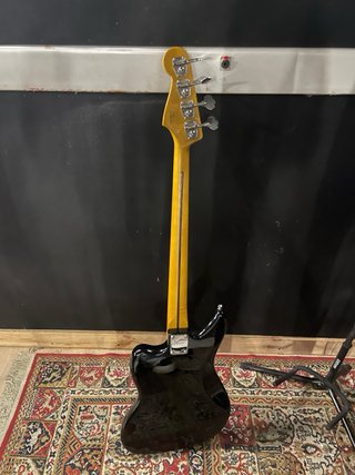 Bajo Fender Jaguar