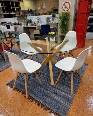 Mesa de Cristal Templado con 4 Sillas