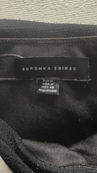 Minifalda Bershka Negra Nueva.