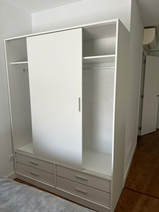 Armario Miró con Puertas Correderas