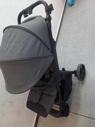 Silla de Paseo Kikkaboo Gris
