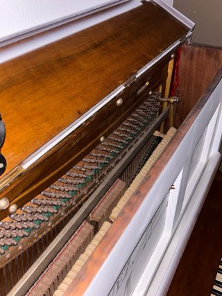 Piano Vertical Schumann Blanco