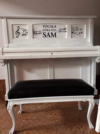 Piano Vertical Schumann Blanco