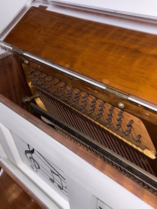 Piano Vertical Schumann Blanco