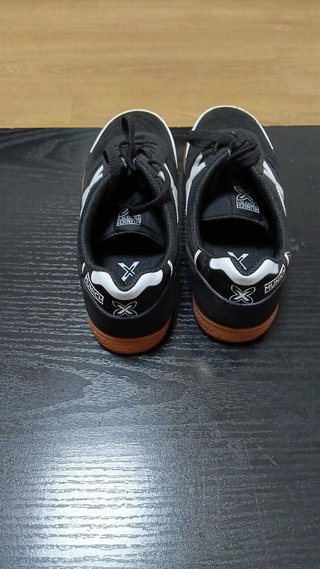 Botines Futsal Munich Negros