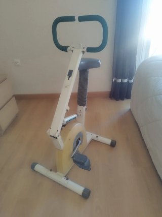Bicicleta Estática Compacta