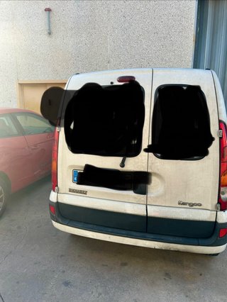 Se vende Furgoneta  kangoo de el  año 2003