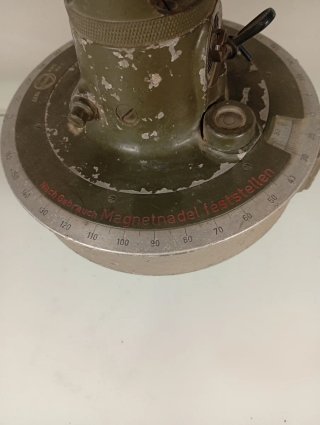 Instrumento de Medición Topográfico Antiguo