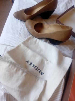 Cuñas  piel Audley talla 37 en su caja