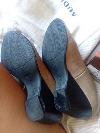 Cuñas  piel Audley talla 37 en su caja