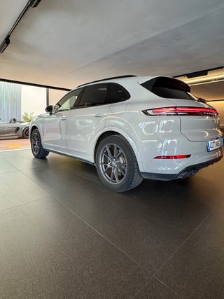 Porsche Cayenne 2024