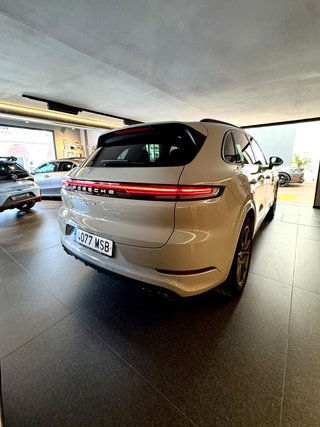 Porsche Cayenne 2024