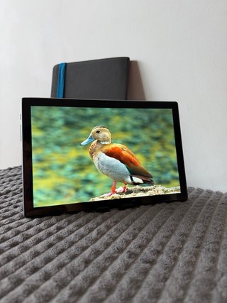 Tablet 3G con funda negra y gris