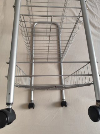 Estantería Metálica con Ruedas