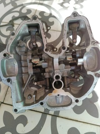 Tapa Balancines Honda Dominator 650