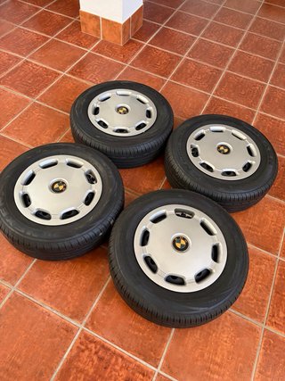 4 Llantas con Neumáticos para BMW E30