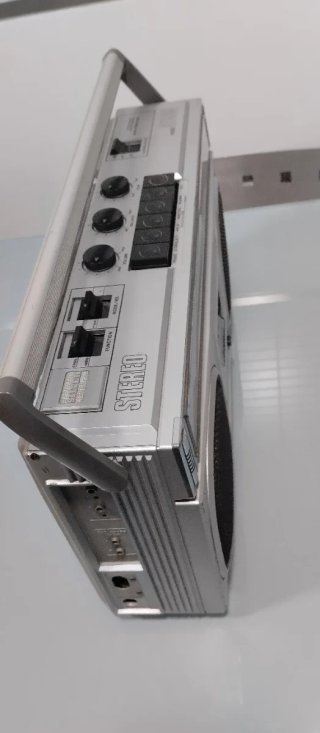 Radio Cassette Estéreo Plata