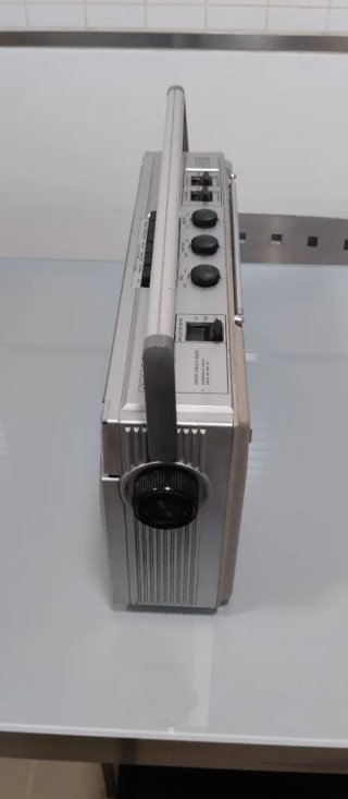 Radio Cassette Estéreo Plata