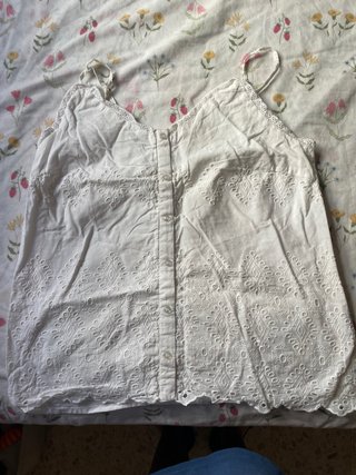 Blusa blanca con bordados
