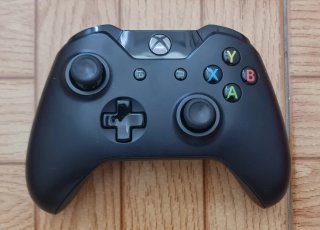 Xbox One 500GB con Mando y 3 Juegos