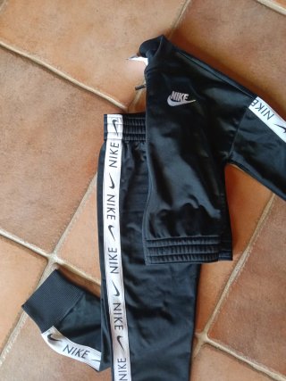 Chándal Nike Negro Talla 128-137 cm