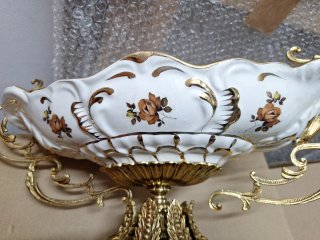 Centro de Mesa de Porcelana y Metal