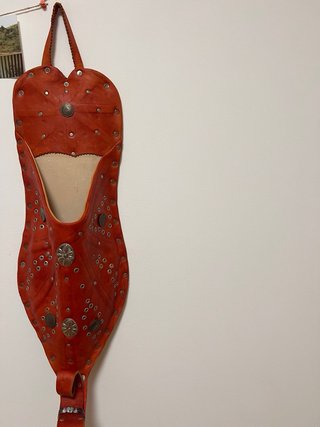 Decoración de Pared en Cuero Rojo