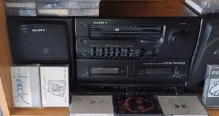 Radio Casete Sony CFS-W455 y Lote de Casetes