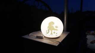 2 Lámpara dinosaurio 16cm y otra de mesa ver fotos