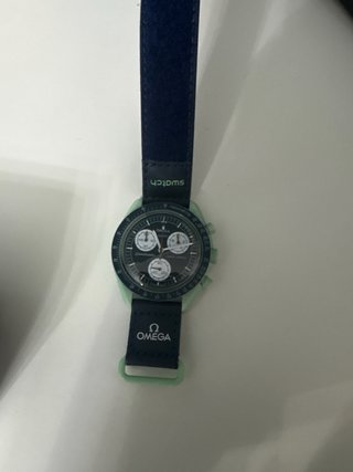 omega per swatch mission on earth