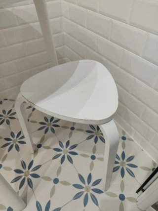 Mesa de cocina 70cm + 2 taburetes de Ikea Kyrre