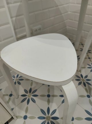 Mesa de cocina 70cm + 2 taburetes de Ikea Kyrre
