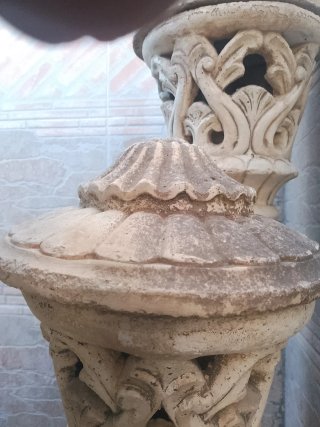 Farola de piedra decorativa