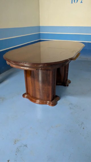 Mesa de comedor grande estilo vintage