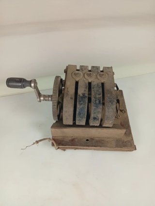 Magneto antiguo para telefono