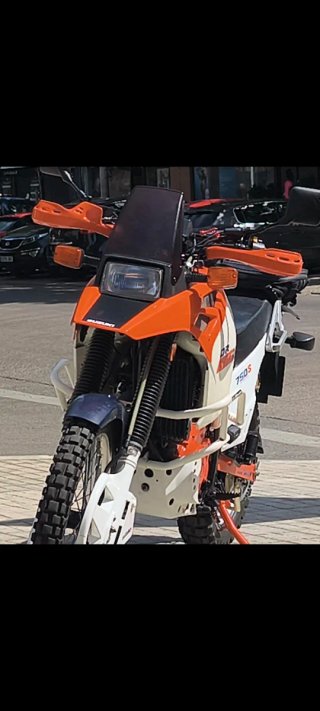 Suzuki DR Big 750