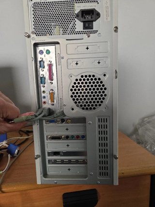 PC Pentium 4 con Windows XP Sound Blaster