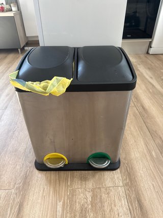 Cubo de basura doble con pedales