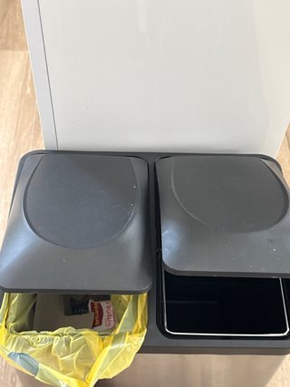 Cubo de basura doble con pedales