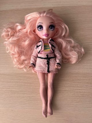 Rainbow High Bella Muñeca