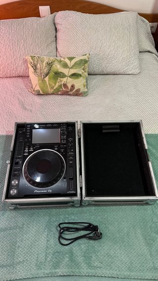 Pioneer CDJ2000nxs2 + Maleta Walkasse