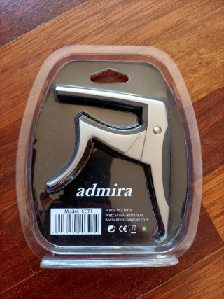 Funda guitarra clásica Ortola + cejilla Admira