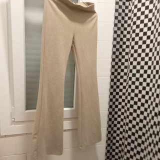 Pantalón acampanado Stradivarius Talla L