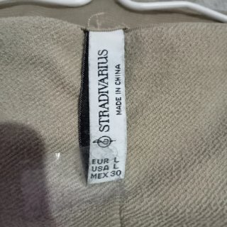 Pantalón acampanado Stradivarius Talla L
