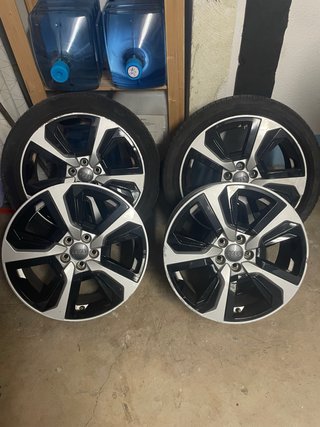 Llantas originales Audi A1 17” + neumático Bridges