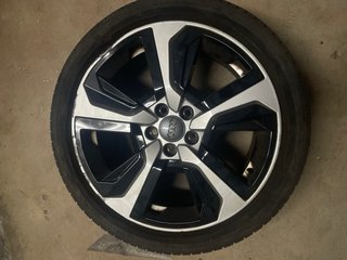 Llantas originales Audi A1 17” + neumático Bridges