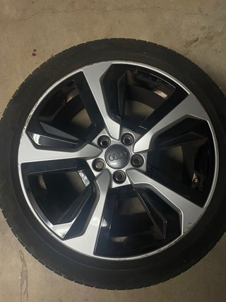 Llantas originales Audi A1 17” + neumático Bridges